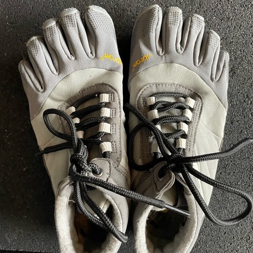Vibram Five Fingers Trek Ascent Insulated, Women’s, size 7
